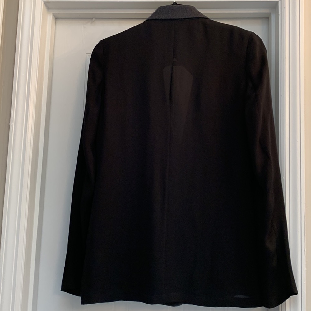 Theory Blazer size 0. Front button. Pockets. - Picture 4 of 6